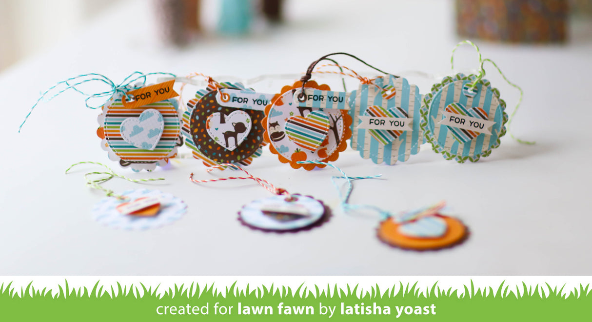 scalloped circle gift tag