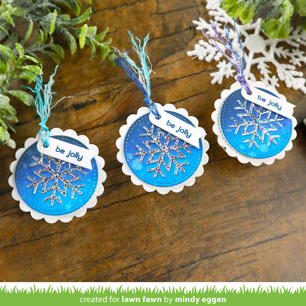 scalloped circle gift tag